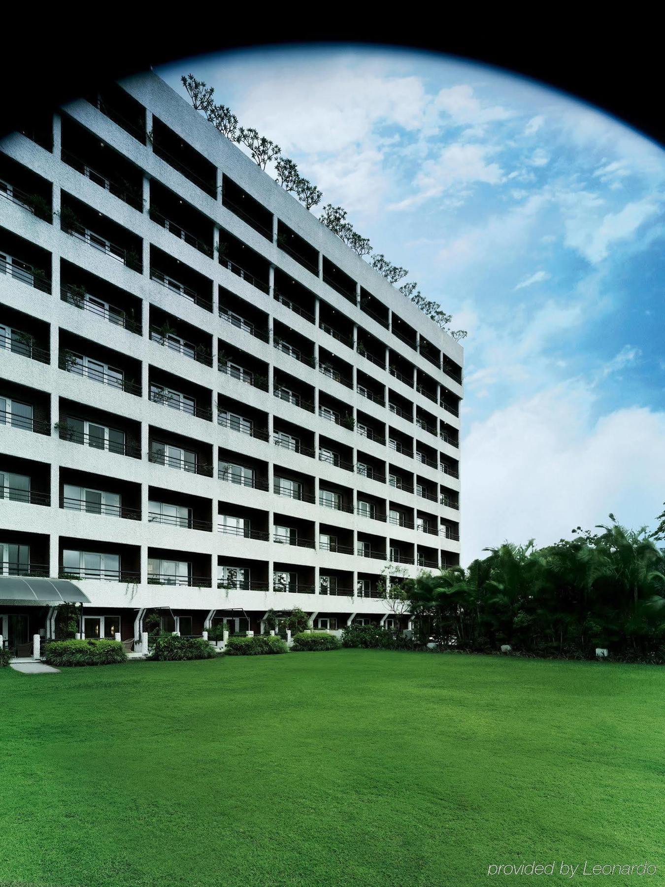 Taj Mg Road Bengaluru Hotel Exterior photo