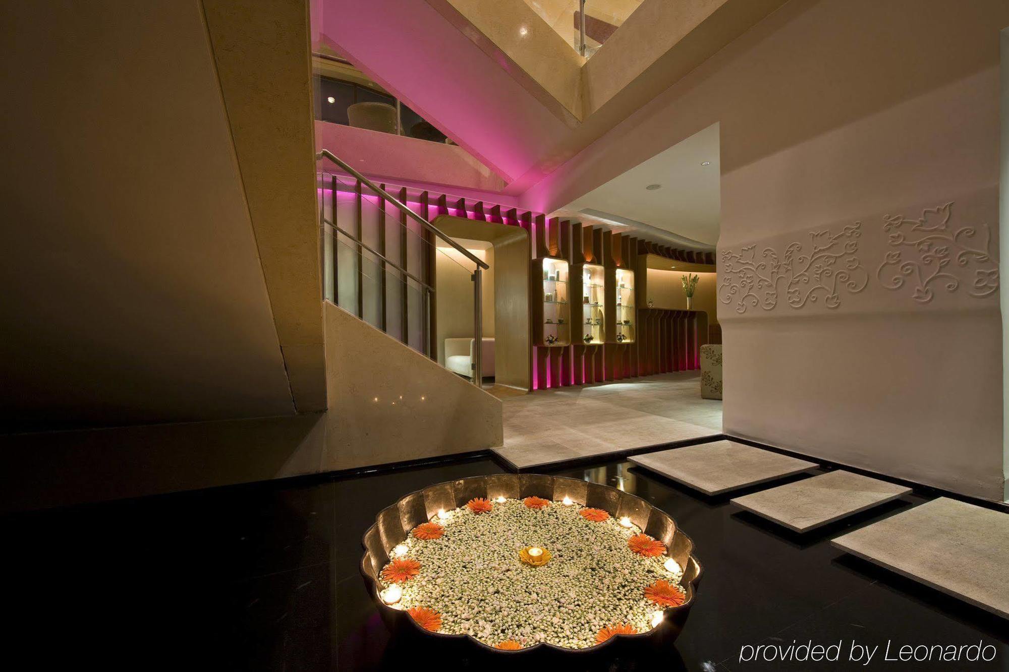 Taj Mg Road Bengaluru Hotel Interior photo