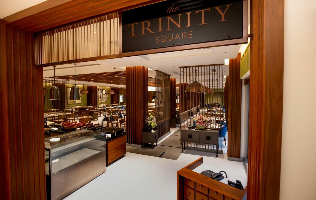 Taj Mg Road Bengaluru Hotel Exterior photo
